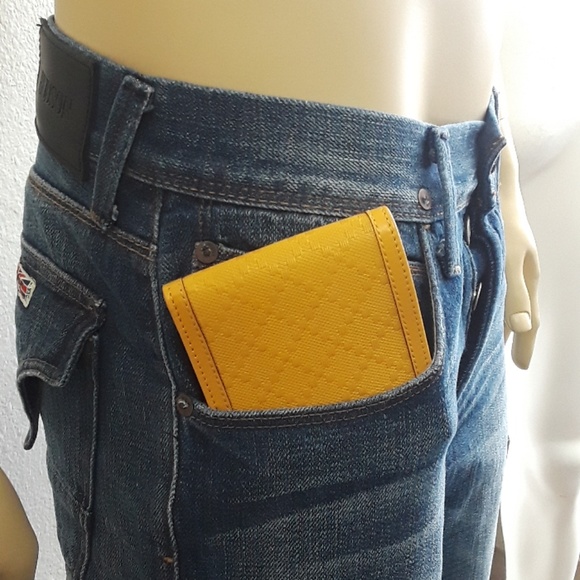 NIB 100% Authentic GUCCI wallet. Price is firm. - Picture 8 of 8